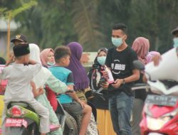 Badan Nasional Penanggulangan Bencana (BNPB) Menurunkan Tim Untuk Bagi2 Masker!