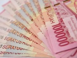 Memanas! Rupiah Masih Lemah Dibandingkan Dolar Amerika Siang Ini