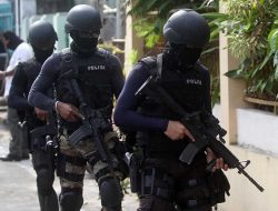 Kisah Seorang Teroris Sembunyi2 Di Polsek, Kok Bisa?